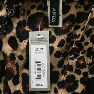 NWT Apt 9 leopard scarf